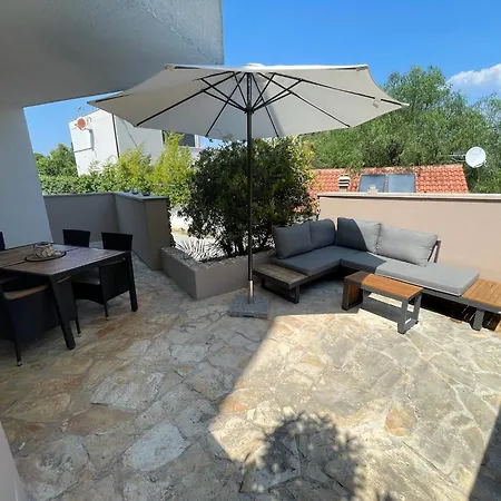 Laurentina 아파트