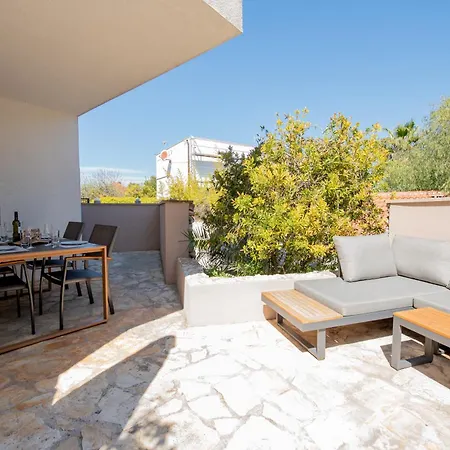 Laurentina - Modern With Large Terrace Near Beach-quiet And Comfortable דירה סוטיבאן
