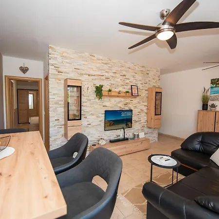 Laurentina - Modern With Large Terrace Near Beach-quiet And Comfortable דירה