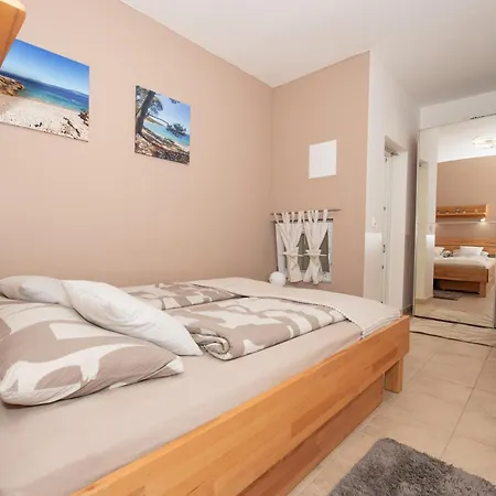 Laurentina - Modern With Large Terrace Near Beach-quiet And Comfortable סוטיבאן