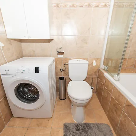 Laurentina - Modern With Large Terrace Near Beach-quiet And Comfortable דירה *
