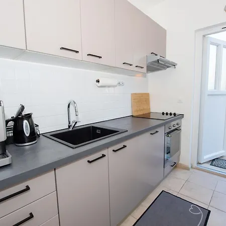 Laurentina - Modern With Large Terrace Near Beach-quiet And Comfortable סוטיבאן