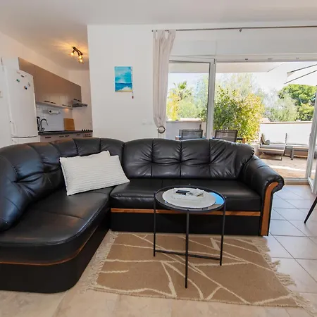 Laurentina - Modern With Large Terrace Near Beach-quiet And Comfortable דירה סוטיבאן