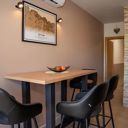 Laurentina - Modern With Large Terrace Near Beach-quiet And Comfortable *